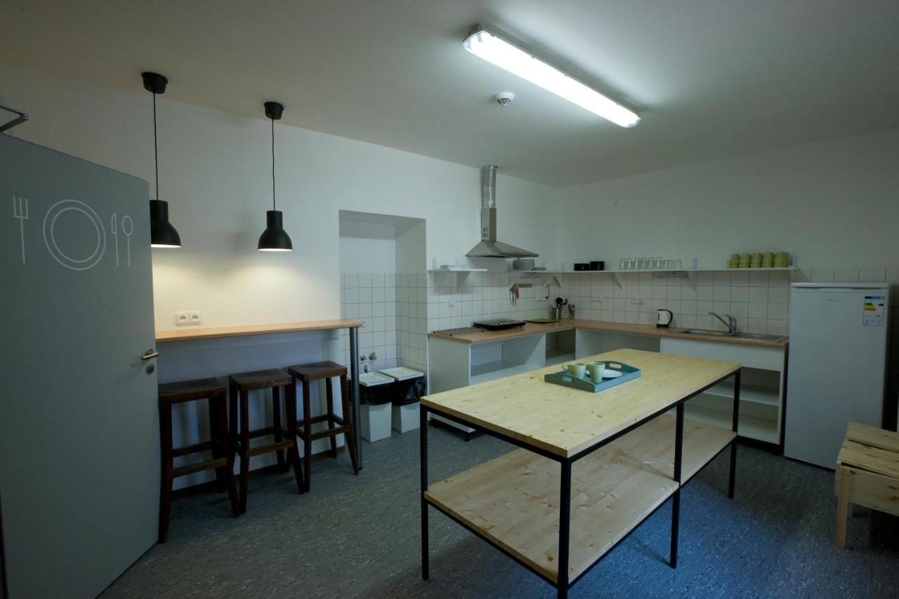 Hostel U Zlateho Kohouta Кромержиж Экстерьер фото